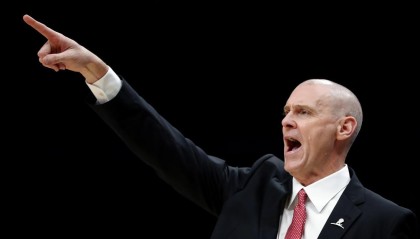 韦德：向卡莱尔致敬 11年他充分调动角色球员 而热火就只靠三巨头